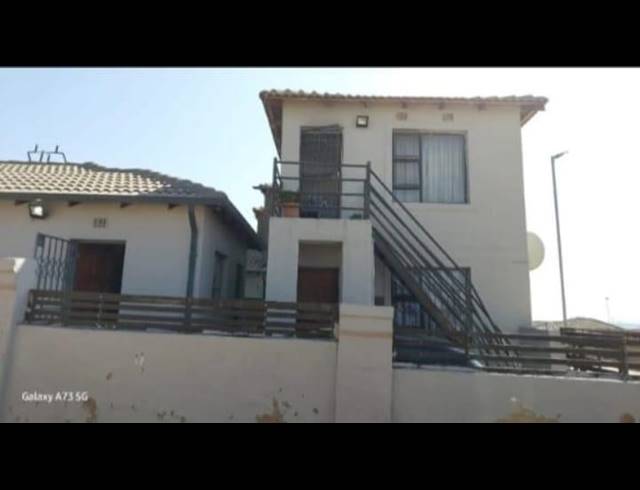 4 BEDROOM HOUSE FOR SALE IN CLAYVILLE